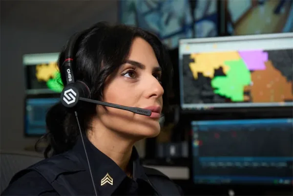 support-agent-using-SHG-headset